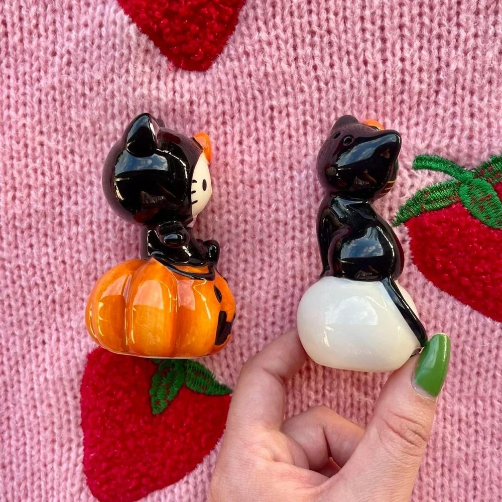 Sanrio Hello Kitty Halloween Pumpkin and Black Cat Ceramic Salt and Pepper Set